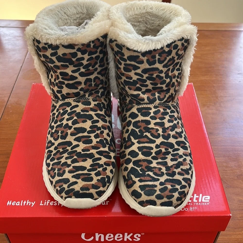 Cheeks by Tony Little Fit Body Snow/Sports Boots. Water Repellent w/Arch Support